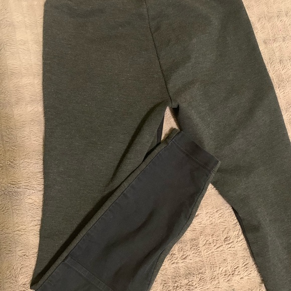 Dressed up leggings. - Picture 2 of 4